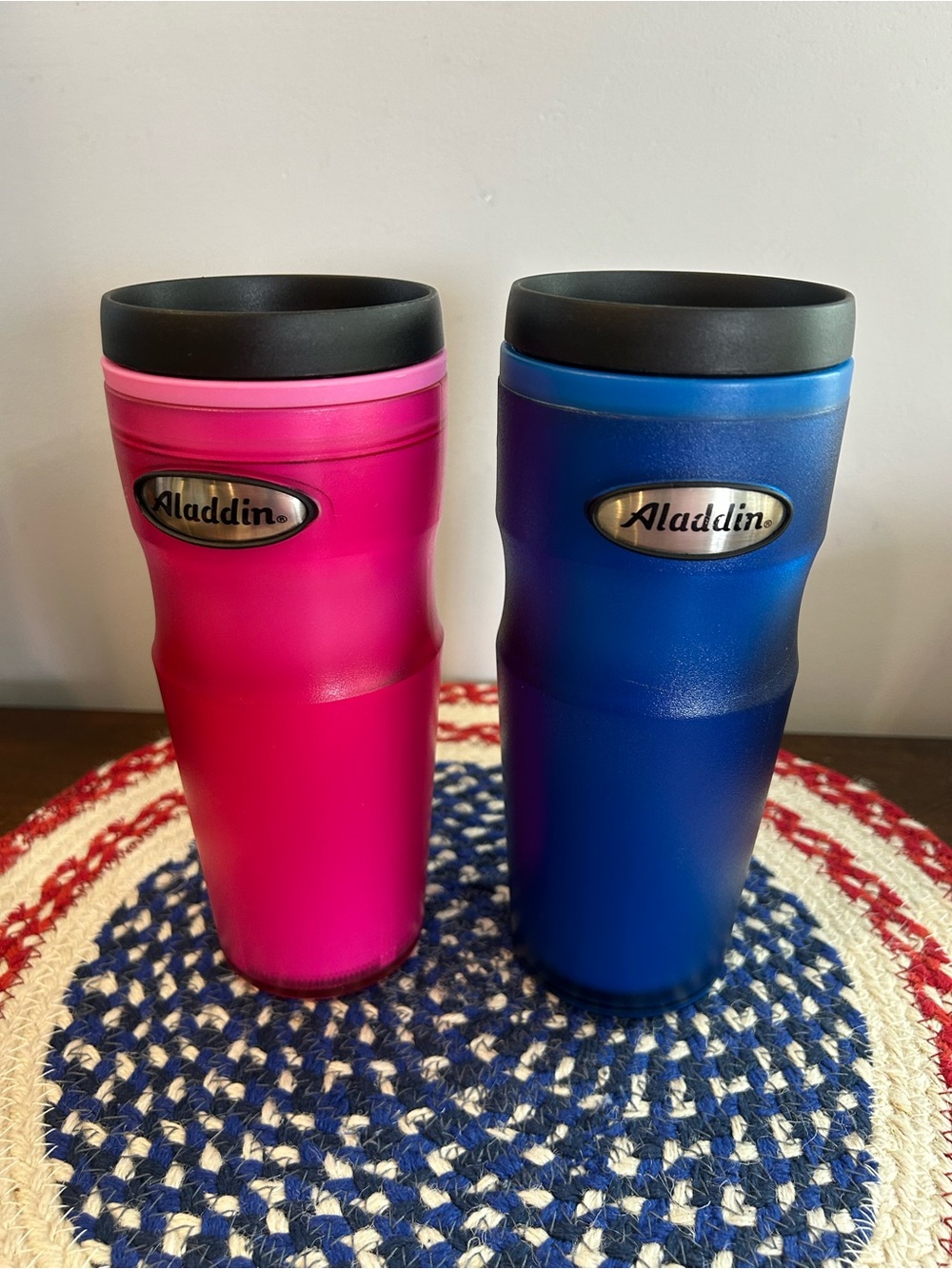 2 Aladdin 16-ounce Easy Grip Tumbler, a classic reusable travel mugs Pink & Blue